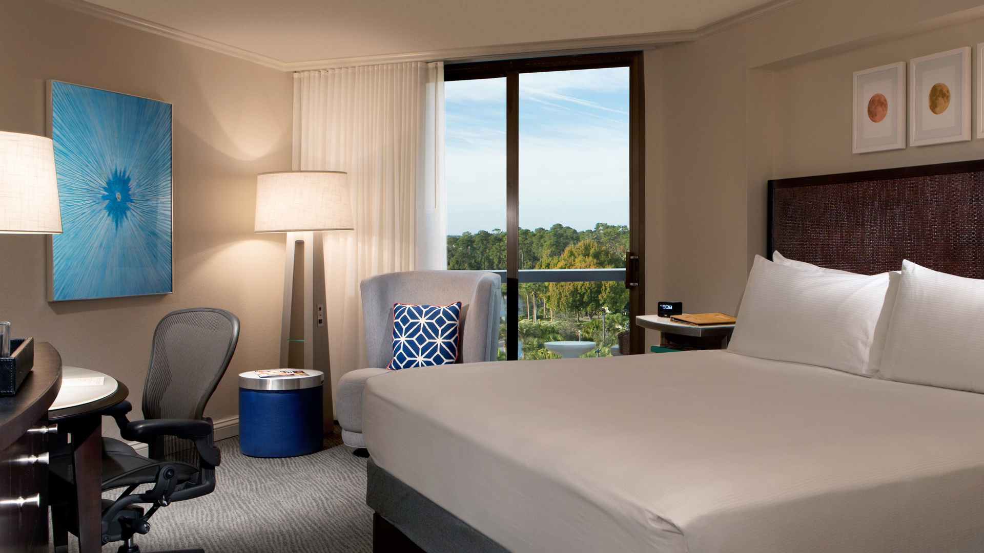 Disney Springs View -1 King Bed - Tower